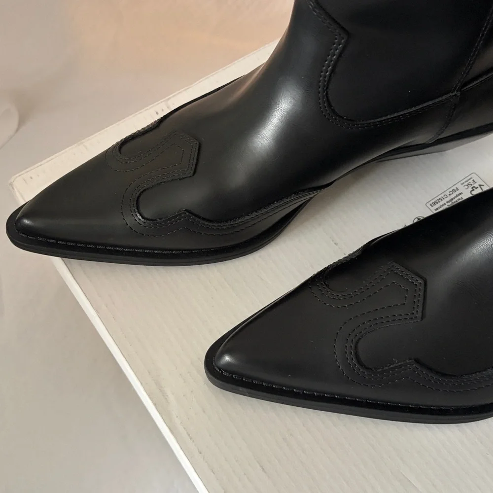 BNIB Abound size 9m Black faux Leather Cowgirl Boots pointed toe small heel - Picture 2 of 10